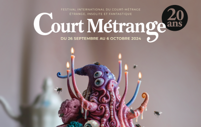 Affiche 2024 du Festival Court Métrange avec un gateau coloré monstrueux avec des bougies des tentacules des yeux et des mouches / Poster of the Court Métrange Festival  2024 with a colorful monstrous cake with candles, tentacles, eyes and flies